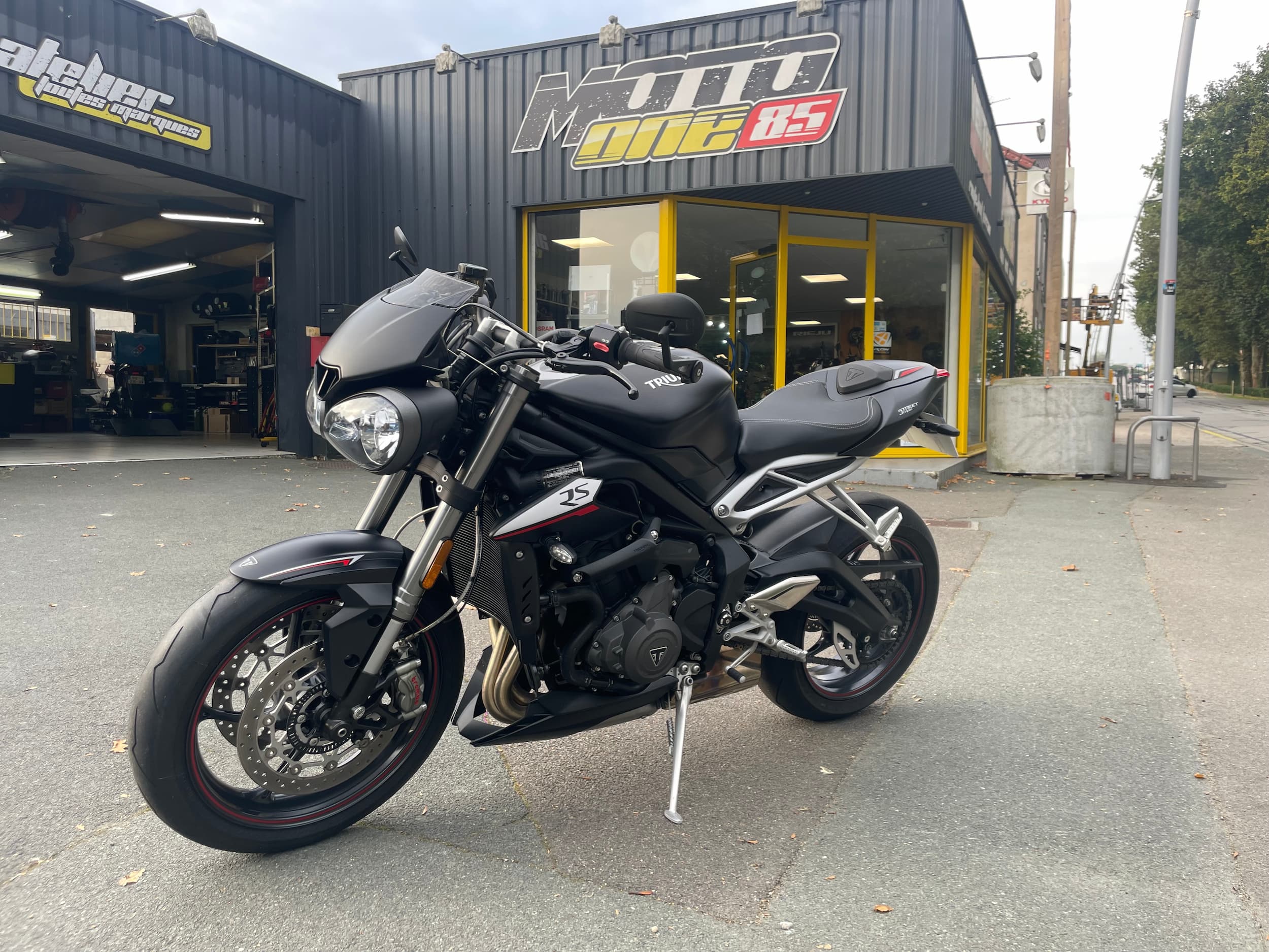 STREET TRIPLE 765 RS