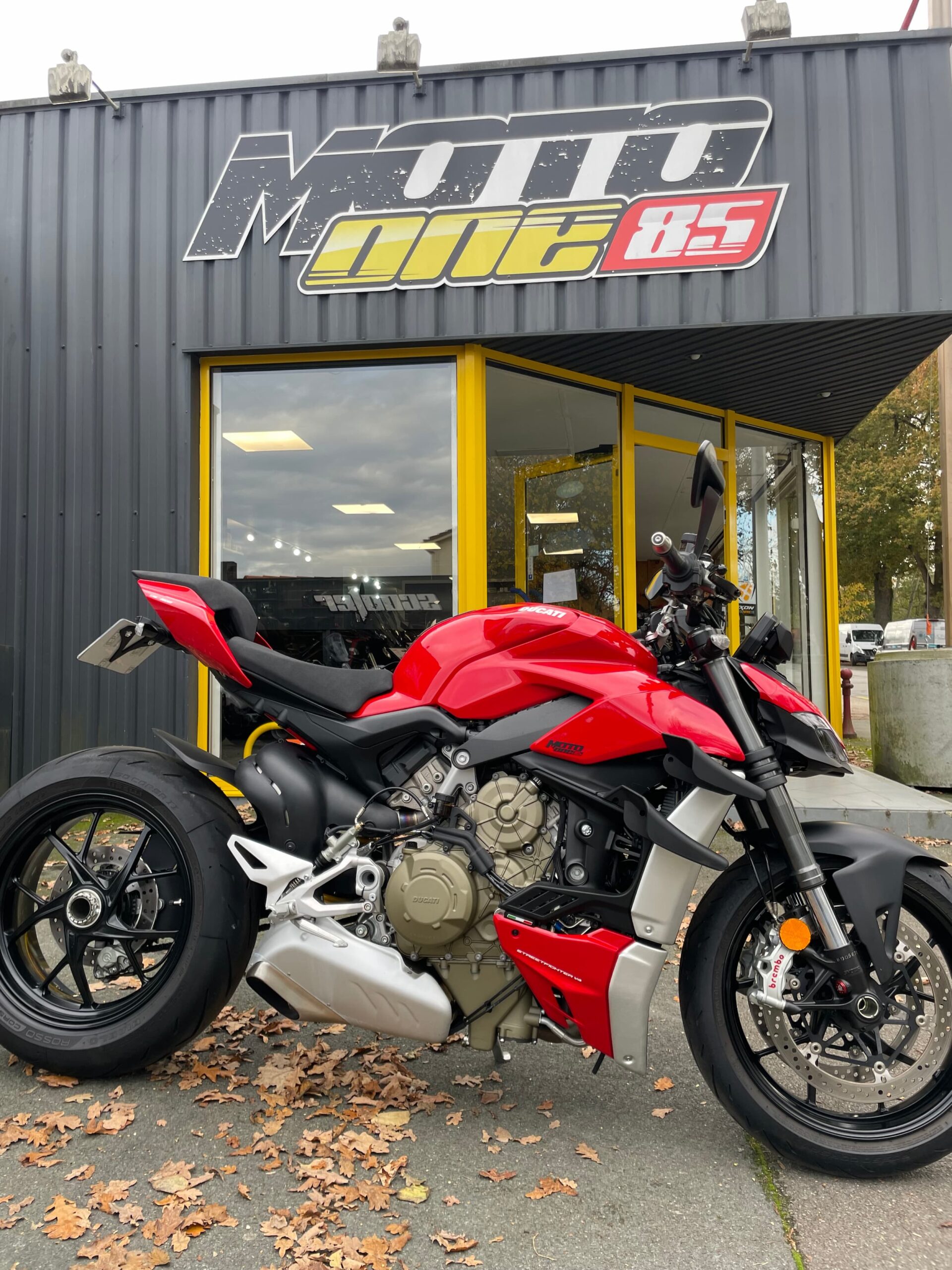 DUCATI STREETFIGHTER V4